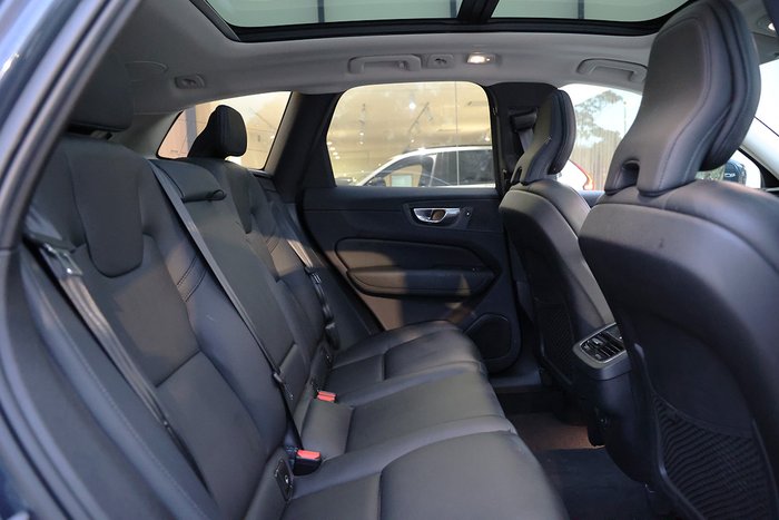 2022 Volvo XC60 Plus B5