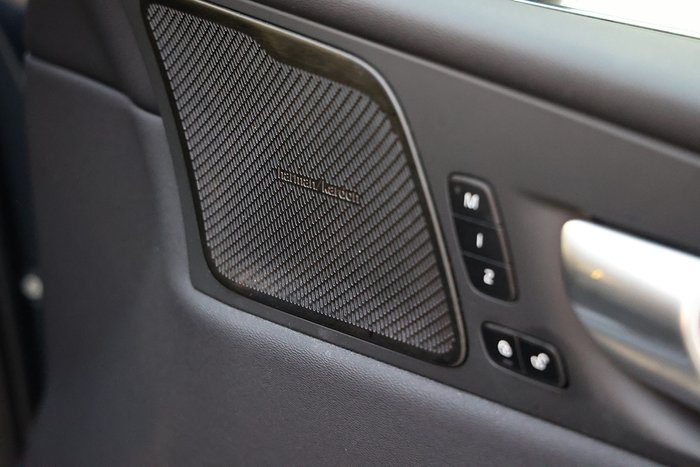 2022 Volvo XC60 Plus B5