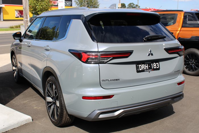 2025 Mitsubishi Outlander Exceed