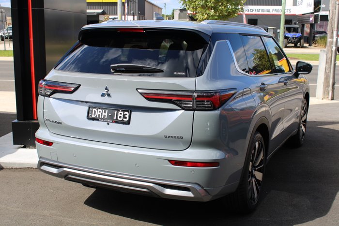 2025 Mitsubishi Outlander Exceed