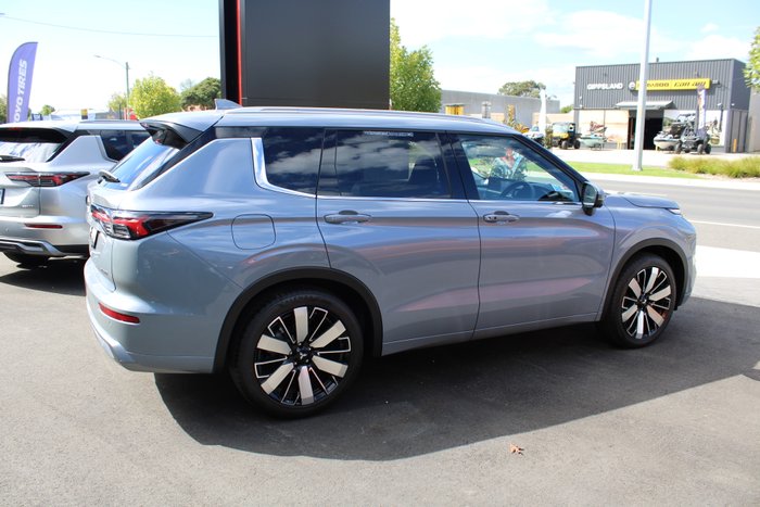 2025 Mitsubishi Outlander Exceed