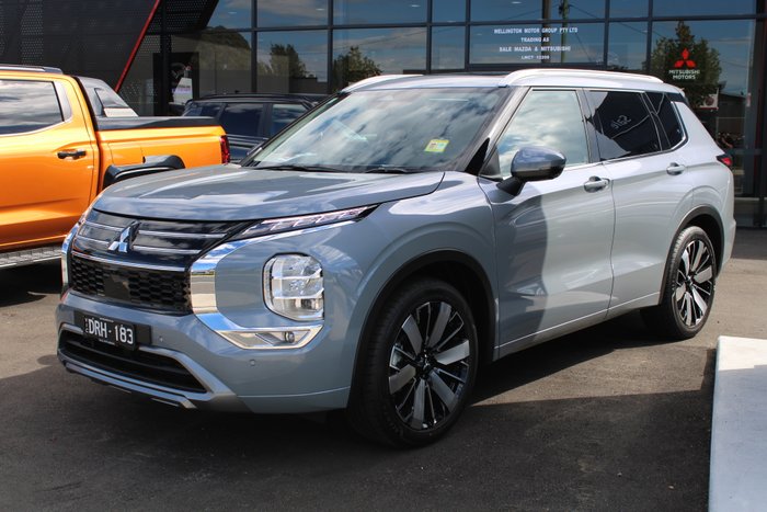 2025 Mitsubishi Outlander Exceed