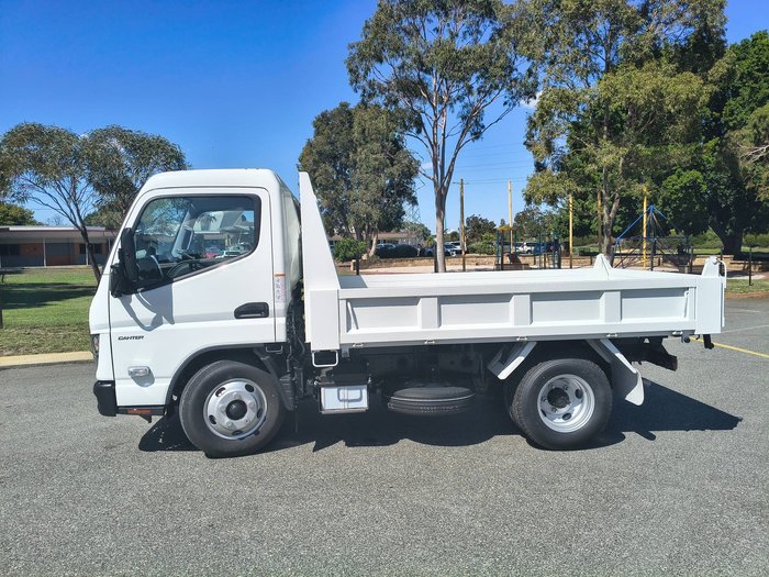 2025 Fuso Canter 615
