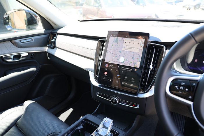 2025 Volvo XC90 Ultra B5 Dark