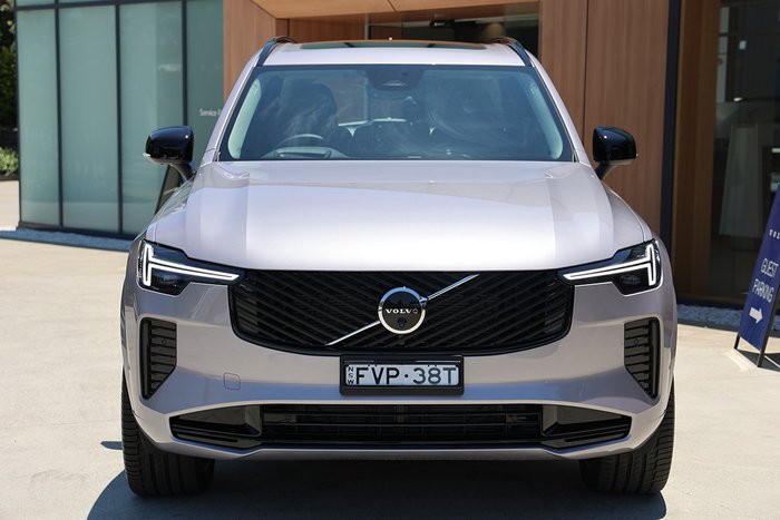 2025 Volvo XC90 Ultra B5 Dark