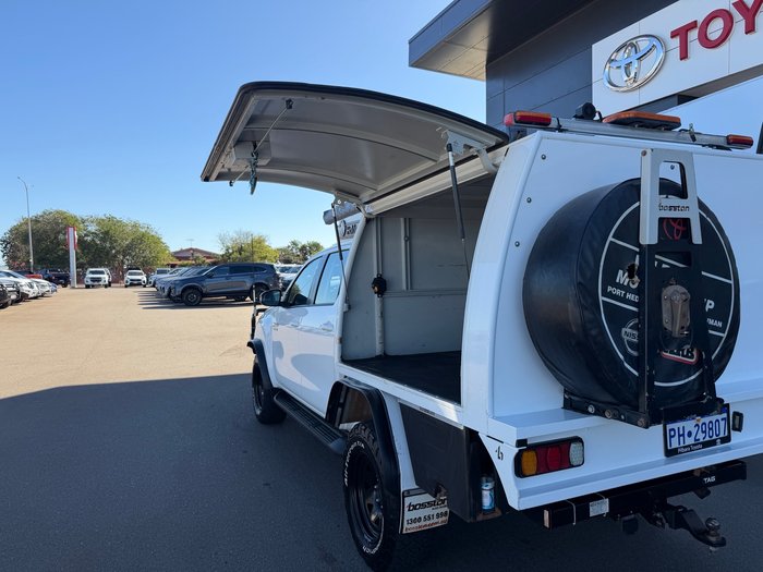 2024 Toyota Hilux SR White