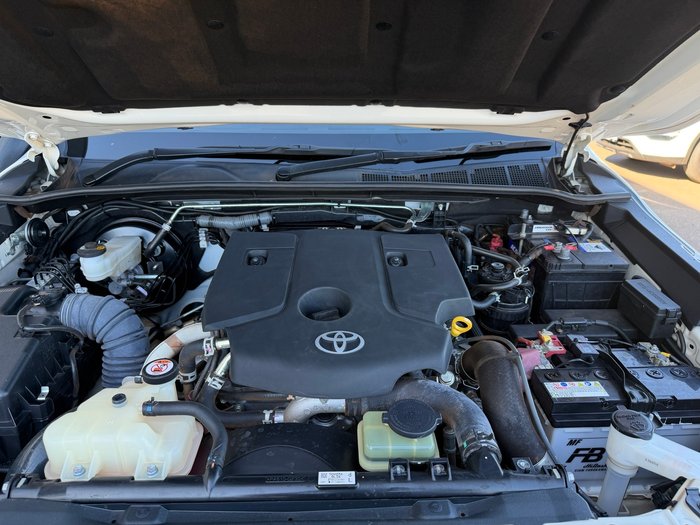 2024 Toyota Hilux SR White