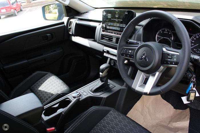 2025 Mitsubishi Triton GLX-R