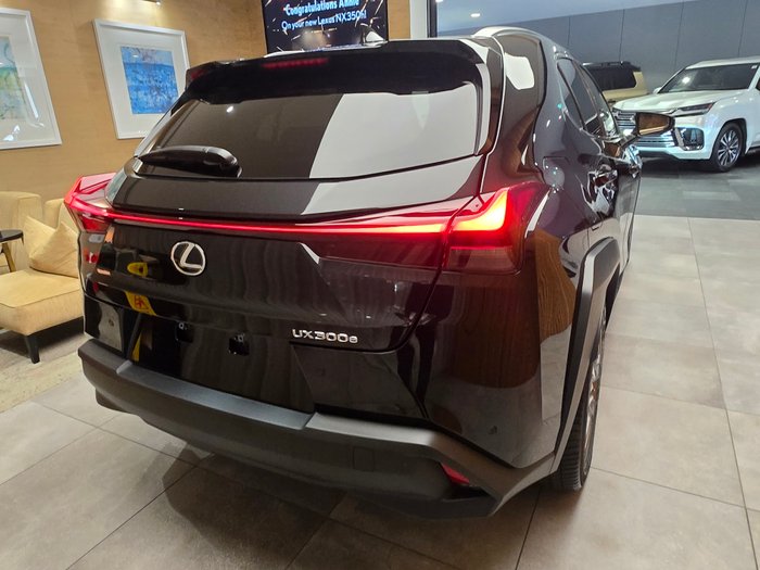 2024 Lexus UX300E Sports Luxury 71.4 kWh Li-ion batt Automatic SUV