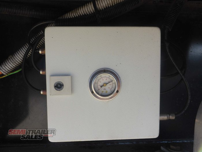 2005 Maxitrans 22 Pallet Refrigerated Pantech