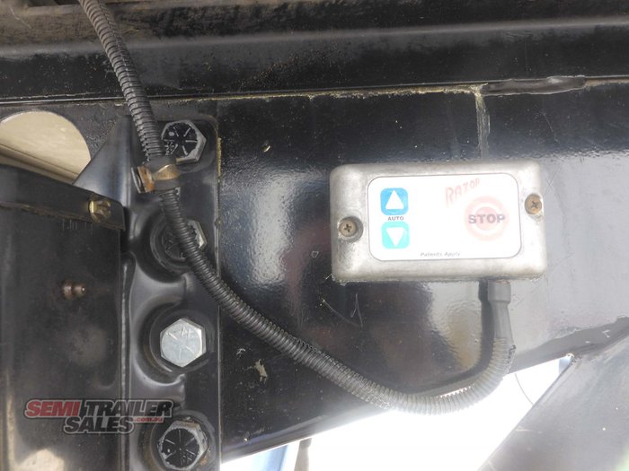 2005 Maxitrans 22 Pallet Refrigerated Pantech