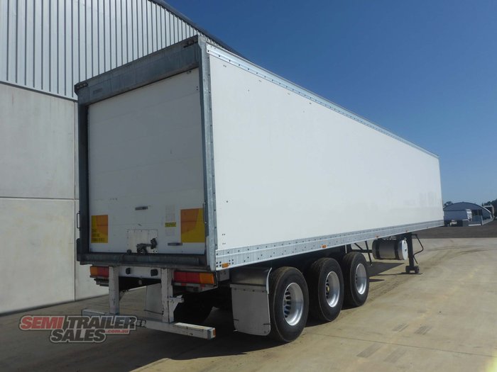 2005 Maxitrans 22 Pallet Refrigerated Pantech
