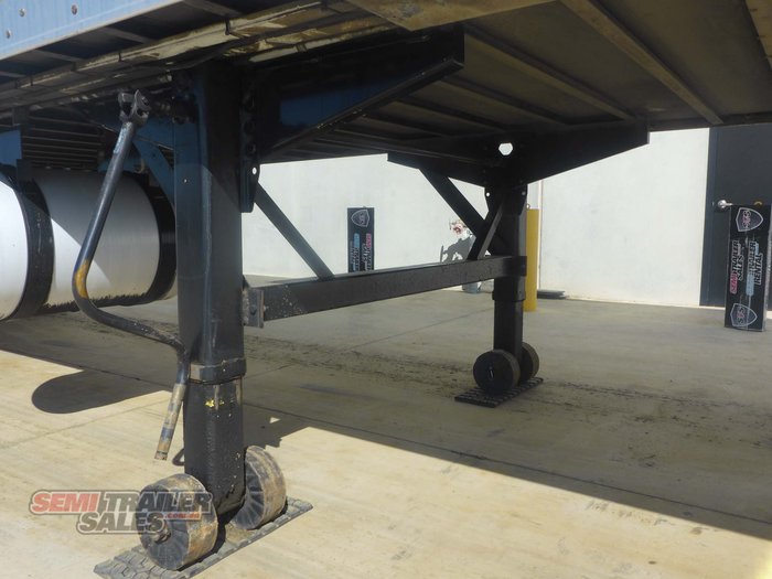 2005 Maxitrans 22 Pallet Refrigerated Pantech