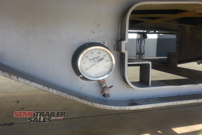 2009 Maxitrans 24 Pallet Dropdeck Curtainsider with Mezz