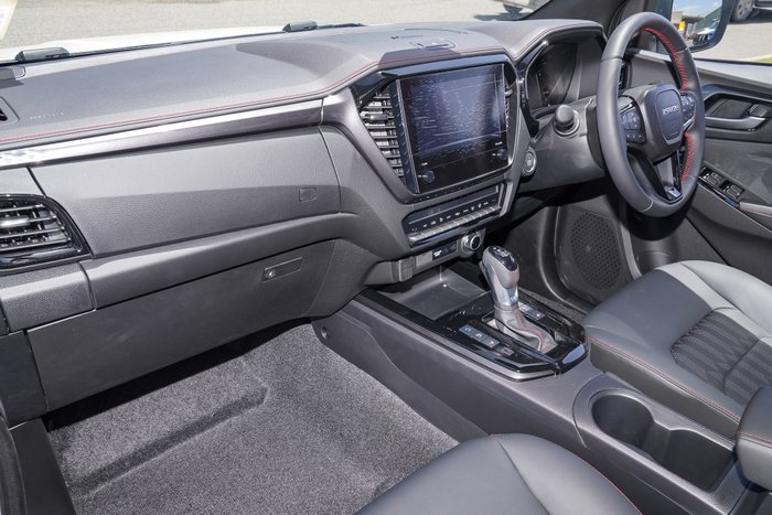 2025 Isuzu D-MAX X-TERRAIN