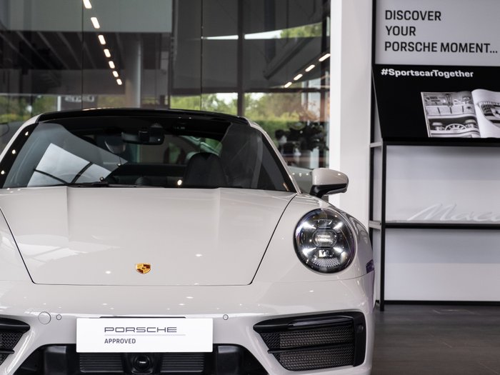 2024 Porsche 911 Carrera GTS
