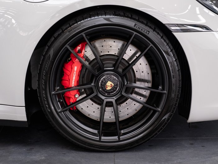 2024 Porsche 911 Carrera GTS