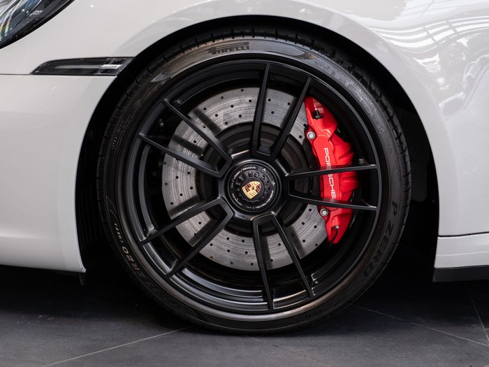 2024 Porsche 911 Carrera GTS