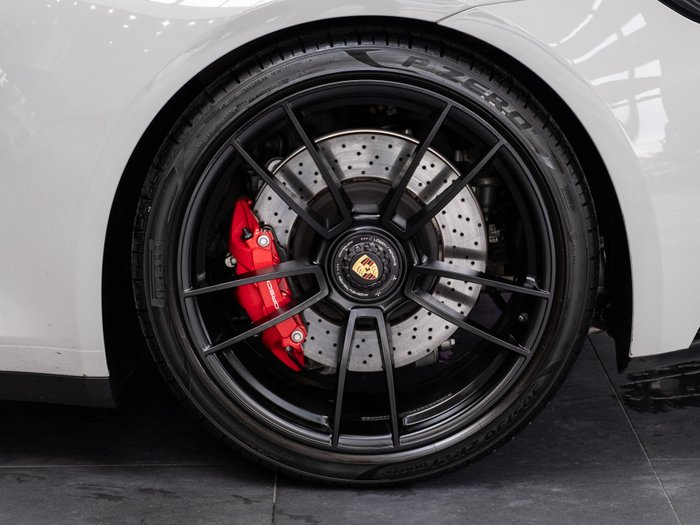 2024 Porsche 911 Carrera GTS