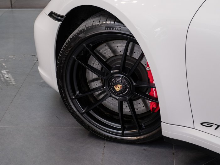 2024 Porsche 911 Carrera GTS