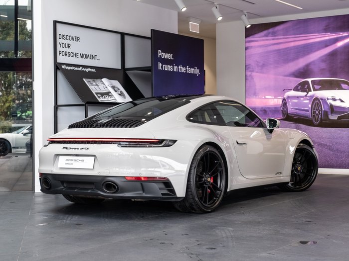 2024 Porsche 911 Carrera GTS