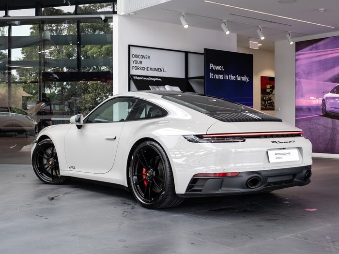 2024 Porsche 911 Carrera GTS