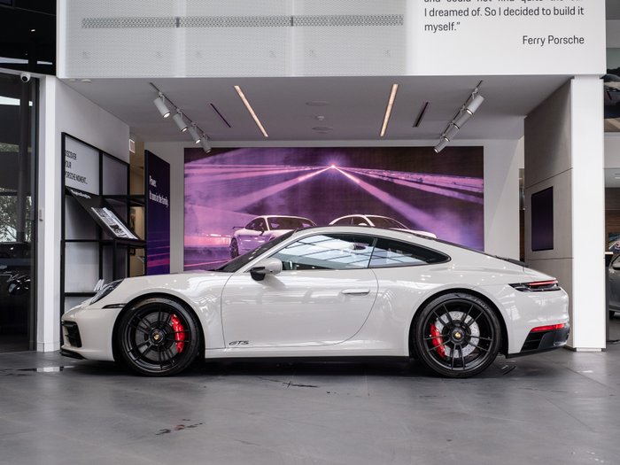 2024 Porsche 911 Carrera GTS