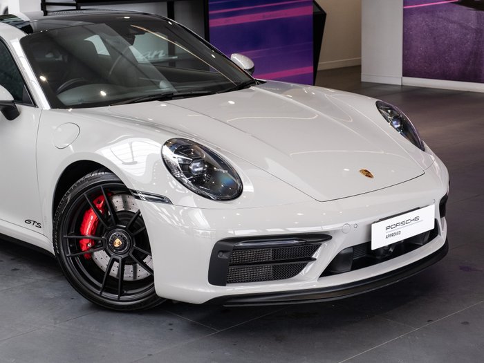 2024 Porsche 911 Carrera GTS