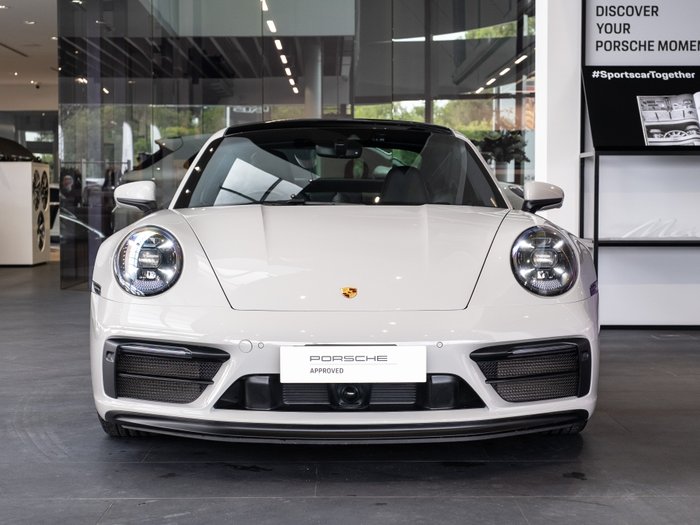 2024 Porsche 911 Carrera GTS
