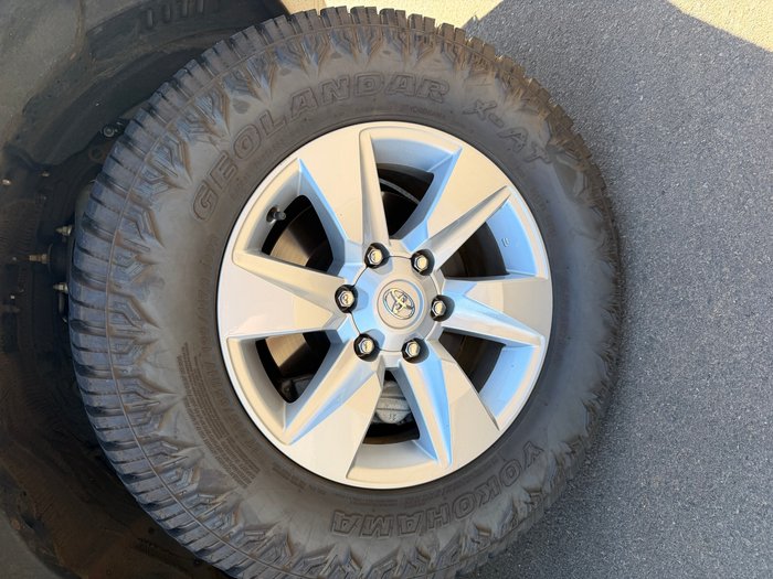 2023 Toyota Prado GXL White