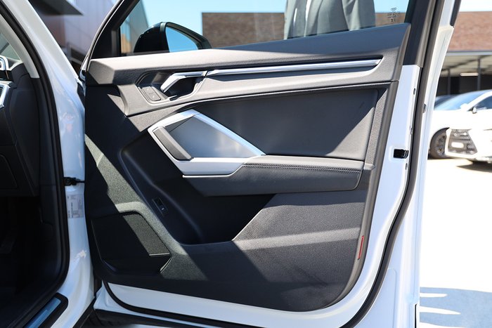 2024 AUDI Q3 35 TFSI DYNAMIC BLACK