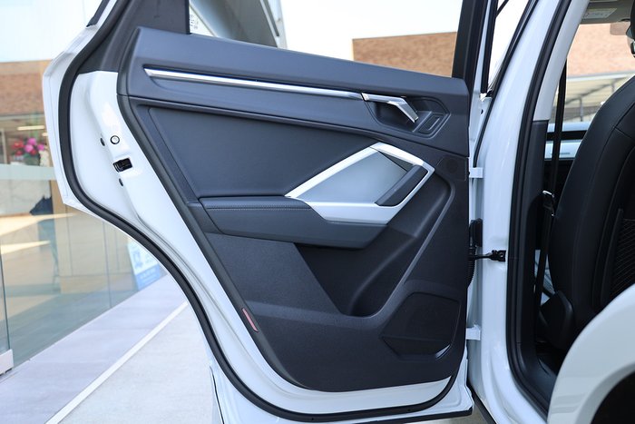 2024 AUDI Q3 35 TFSI DYNAMIC BLACK