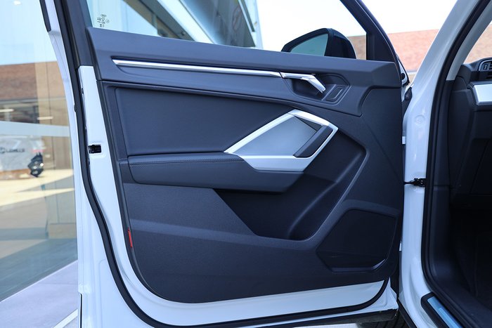 2024 AUDI Q3 35 TFSI DYNAMIC BLACK