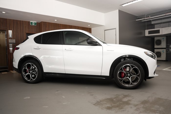 2023 Alfa Romeo Stelvio Veloce