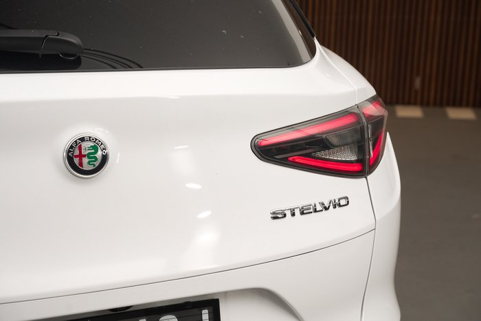 2023 Alfa Romeo Stelvio Veloce