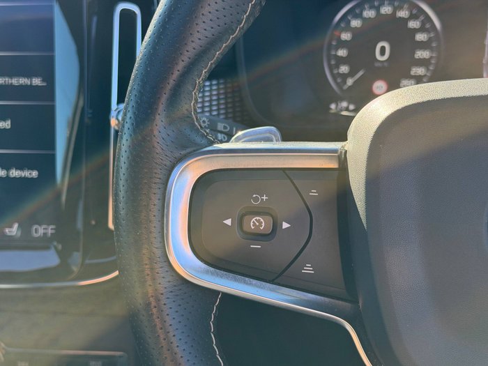 2018 Volvo XC40 T5 R-Design