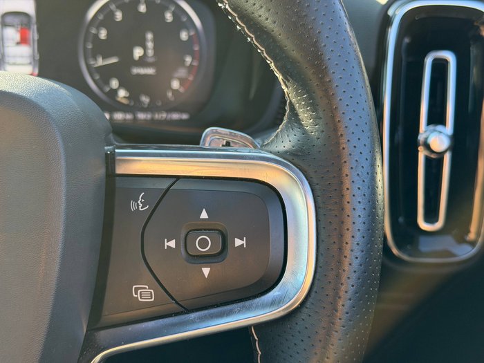 2018 Volvo XC40 T5 R-Design