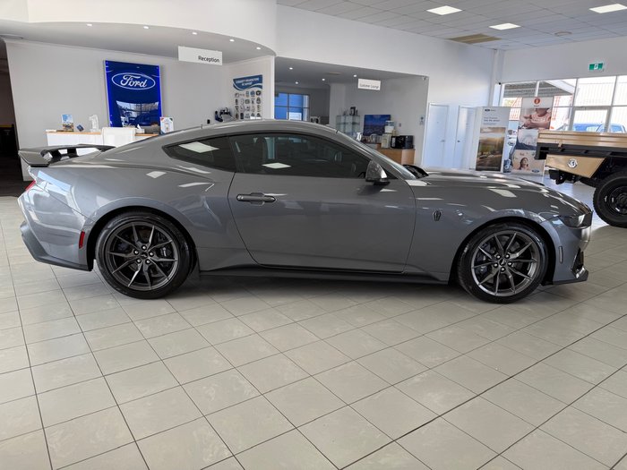 2024 Ford Mustang Dark Horse