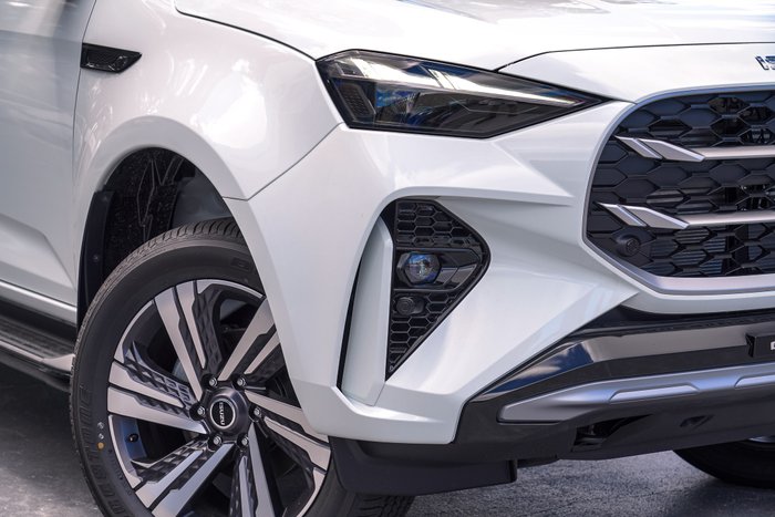 2025 Isuzu MU-X LS-T