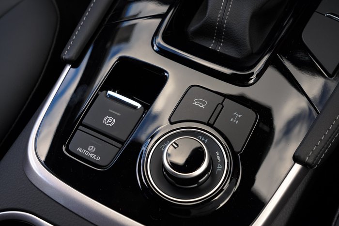 2025 Isuzu MU-X LS-T