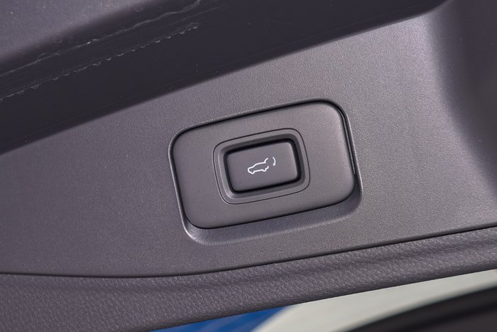 2025 Isuzu MU-X LS-T