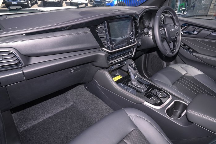 2025 Isuzu MU-X LS-T