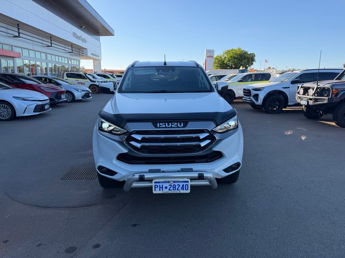 2021 Isuzu MU-X Moonstone White PE