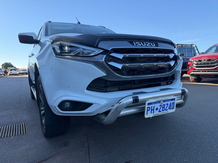 2021 Isuzu MU-X Moonstone White PE