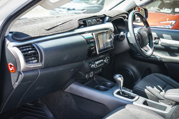 2019 Toyota HILUX SR5