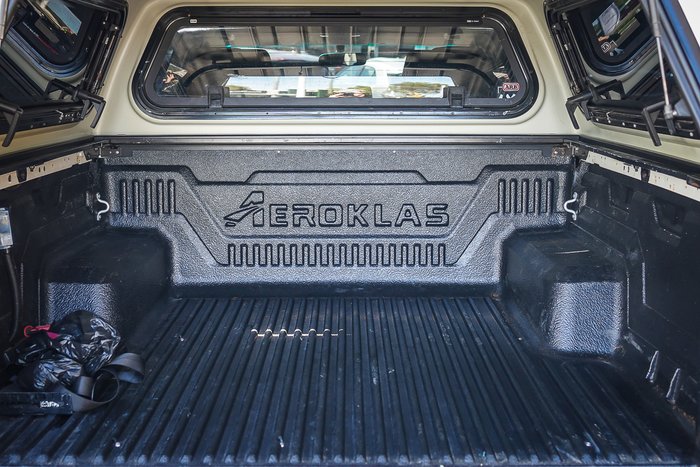 2019 Toyota HILUX SR5