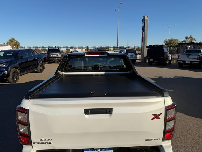 2025 Isuzu D-MAX Moonstone White PE