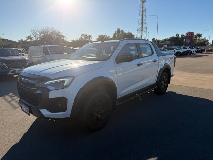 2025 Isuzu D-MAX Moonstone White PE