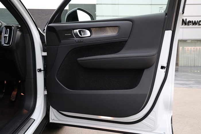 2024 Volvo EX40 Ultra Single Motor Extended Range
