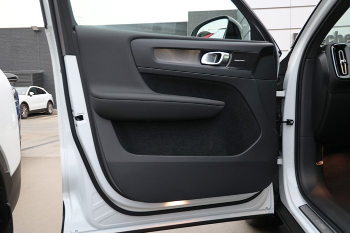 2024 Volvo EX40 Ultra Single Motor Extended Range